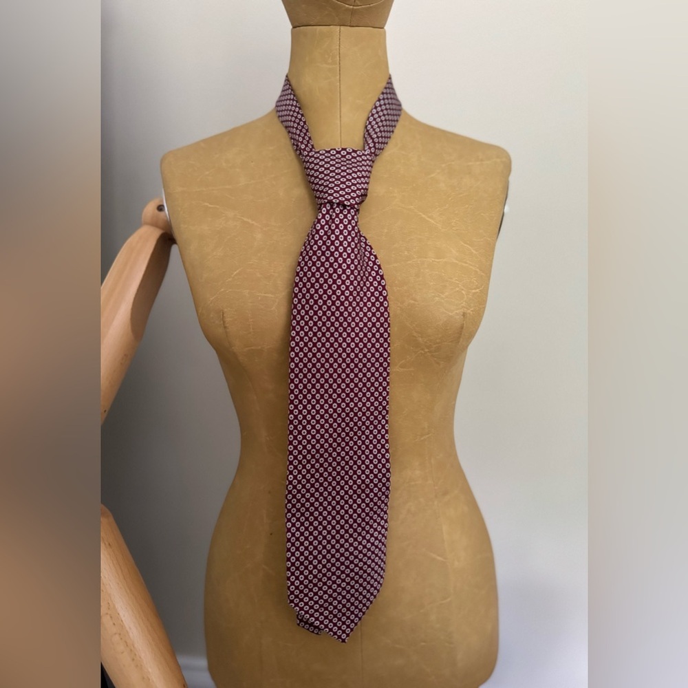 PIERRE CARDIN Burgundy and White Patterned Tie